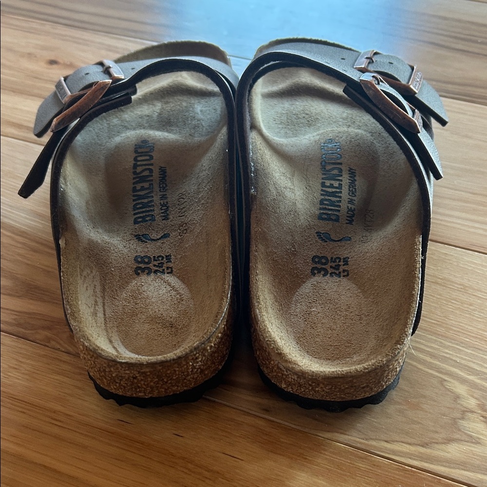 Women’s Birkenstocks- New - Picture 3 of 4